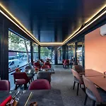 Vess Hotel