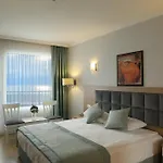 Adonis Hotel