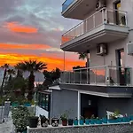 Deniz Manzarali, Plaja 100 Metre, Luks Daire 1