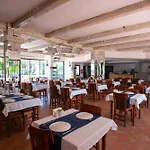 Flora Hotel