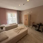 Sakura Suit Hostel