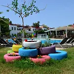 Club Cherry Hotel & Family Suites