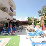 Swans 1 Hotel