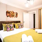 Sirena\'S Suites