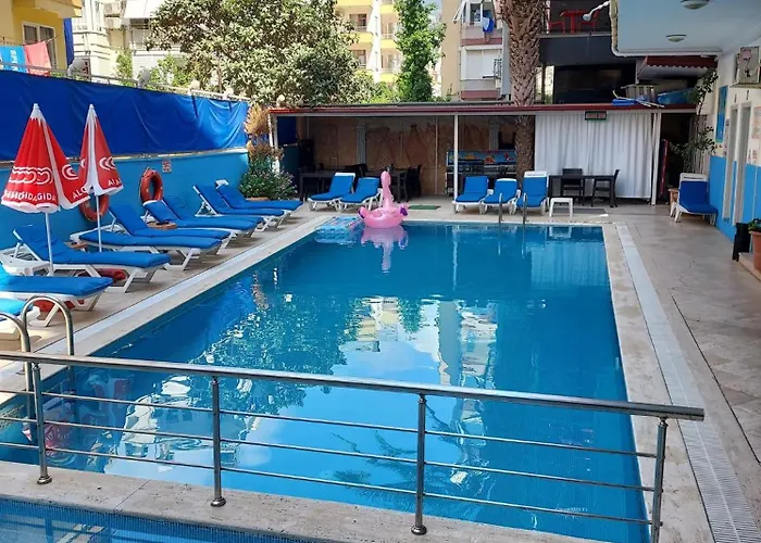 Larsens Suit Hotel