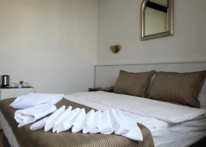 Hubble Bubble Suit Hotel