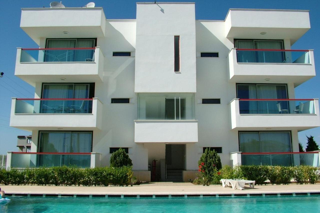 Golf Apartment *