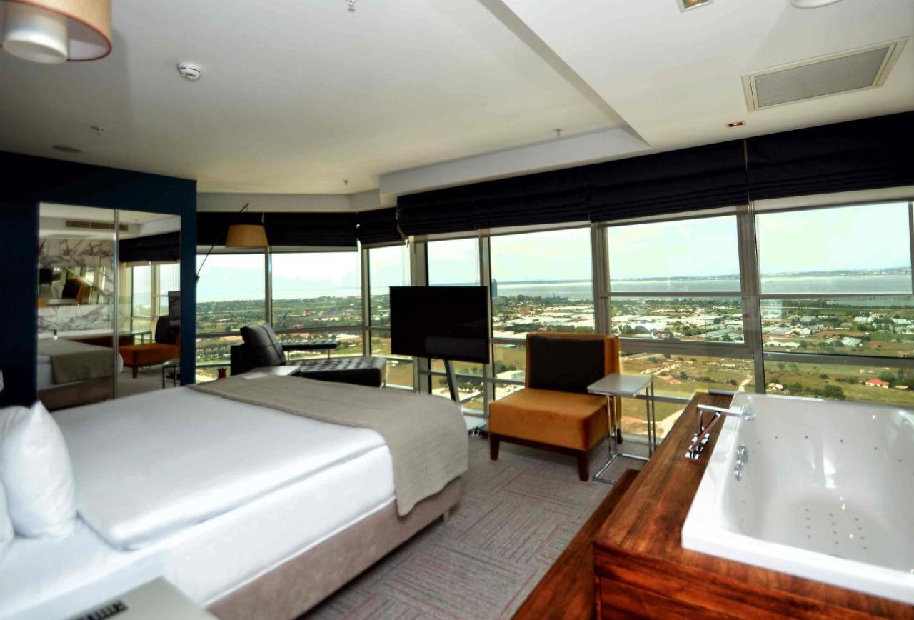 Ramada Encore By Wyndham Hotel Izmir
