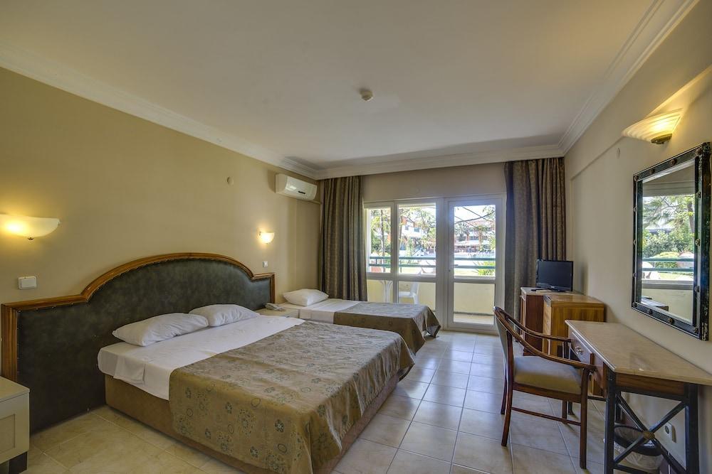 Hotel La Santa Maria 4*
