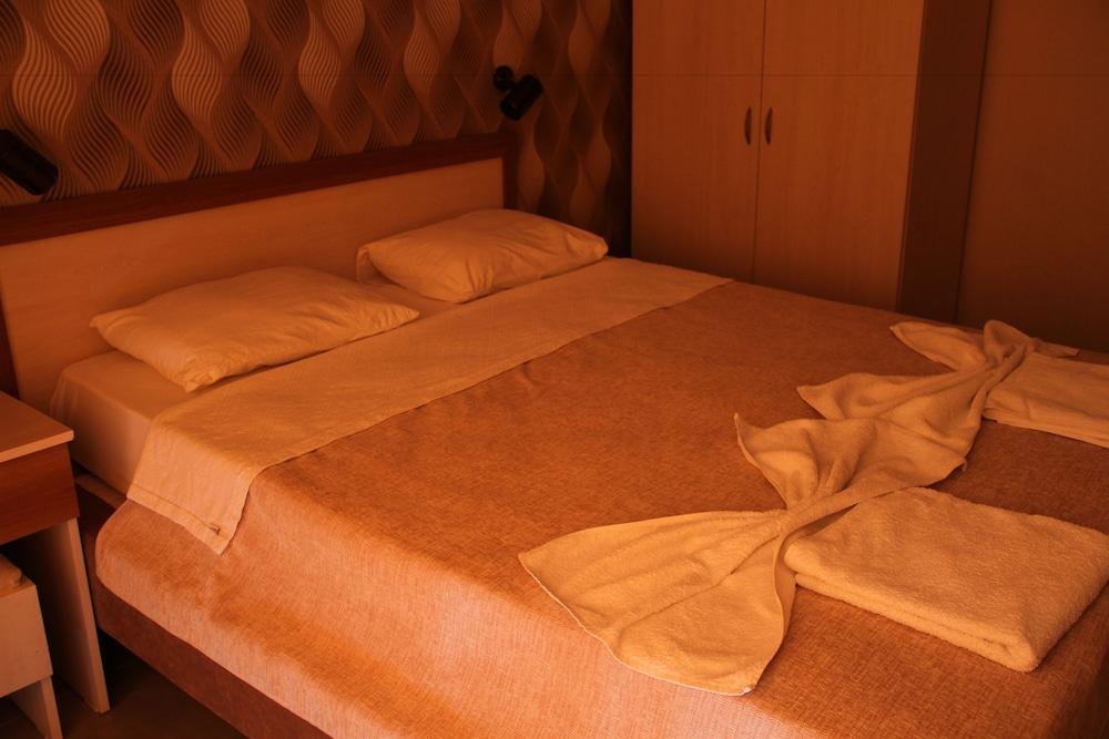 Saturn Hotel Kusadasi