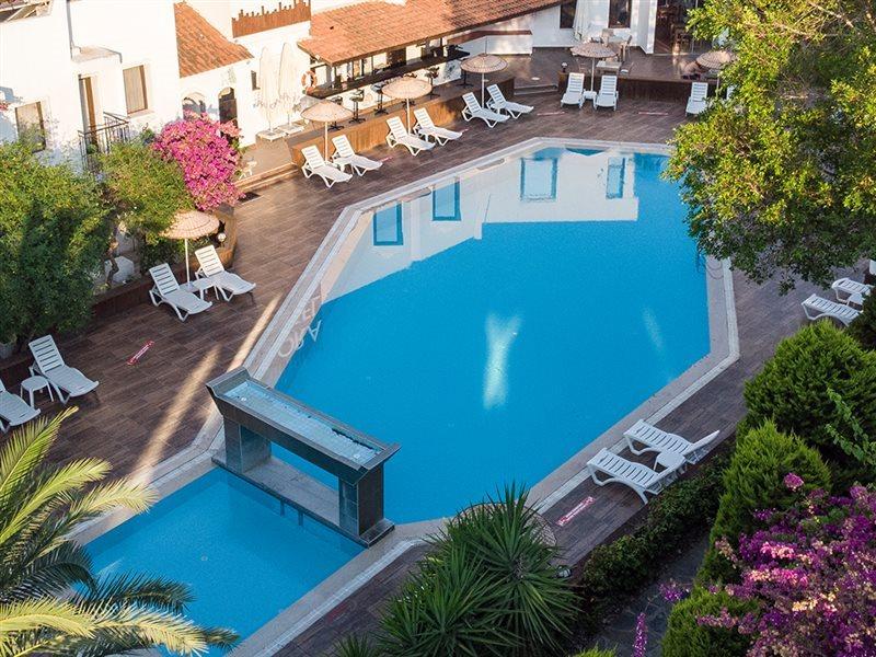 Hotel Flora