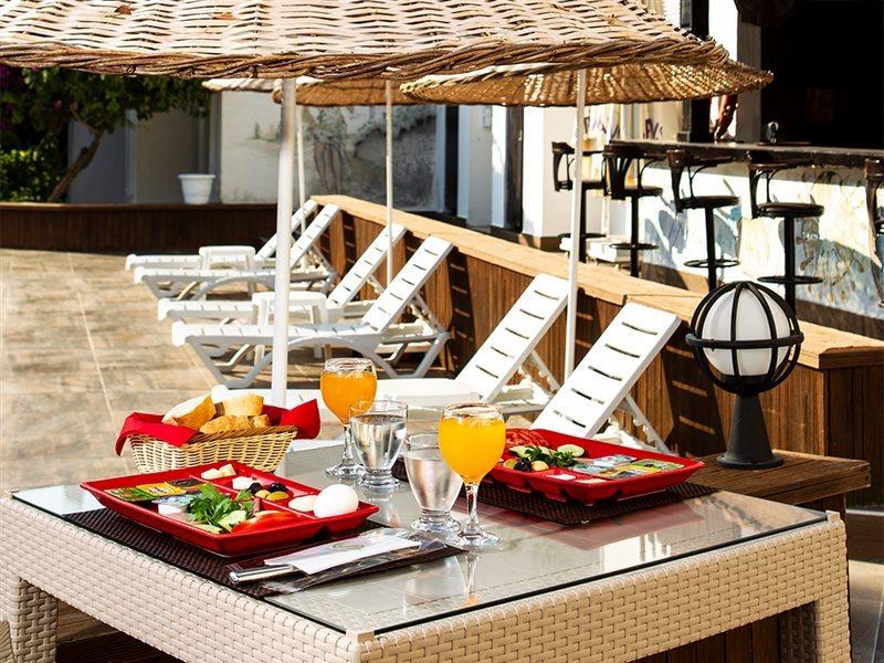 Hotel Flora 3*
