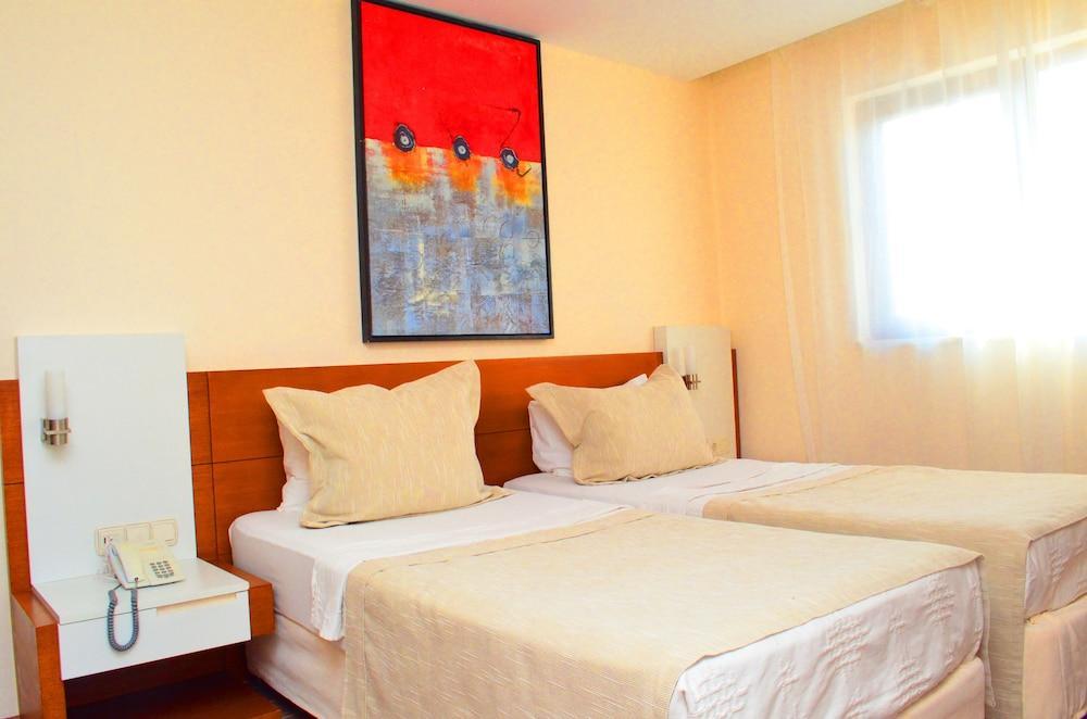Nossa Hotel Side