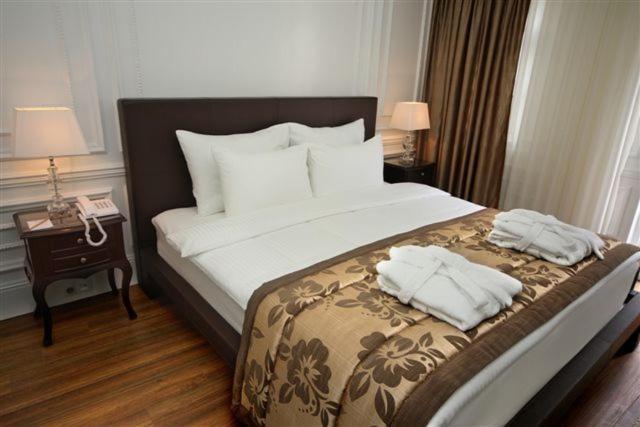 Hotel Cartoon 4*