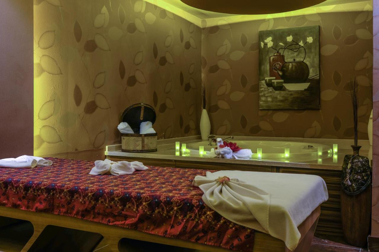 Holiday & Spa Hotel
