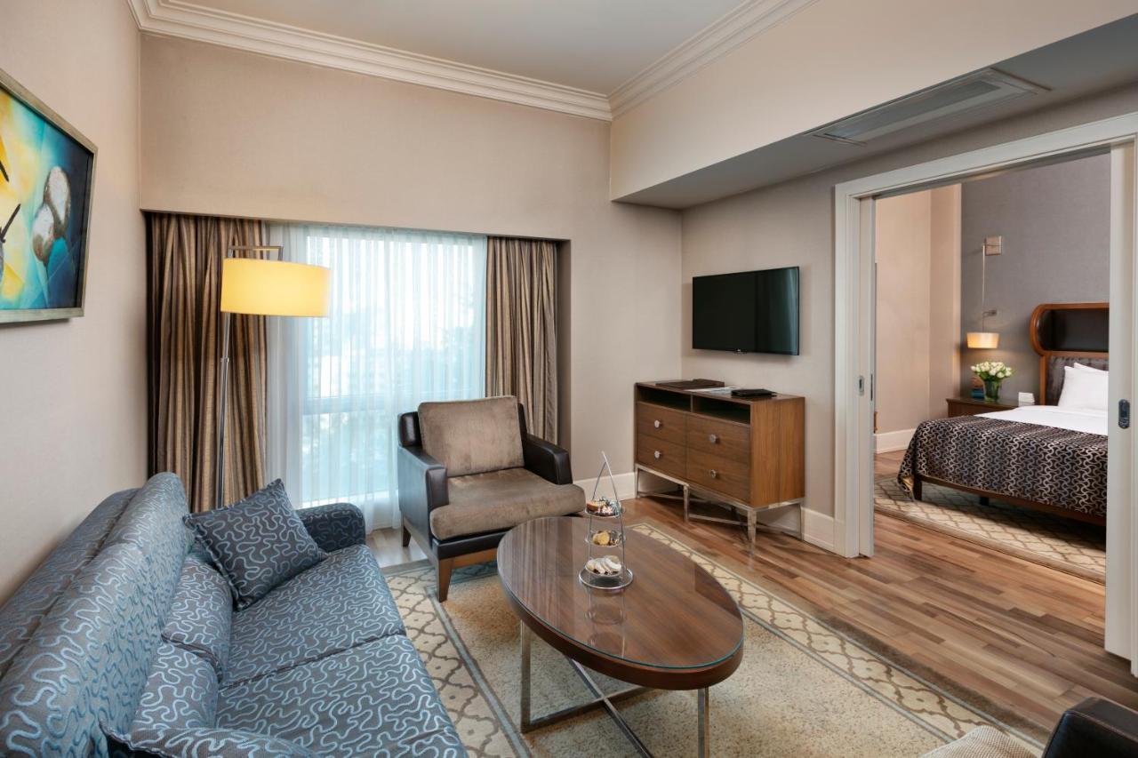 Titanic Business Kartal Hotel
