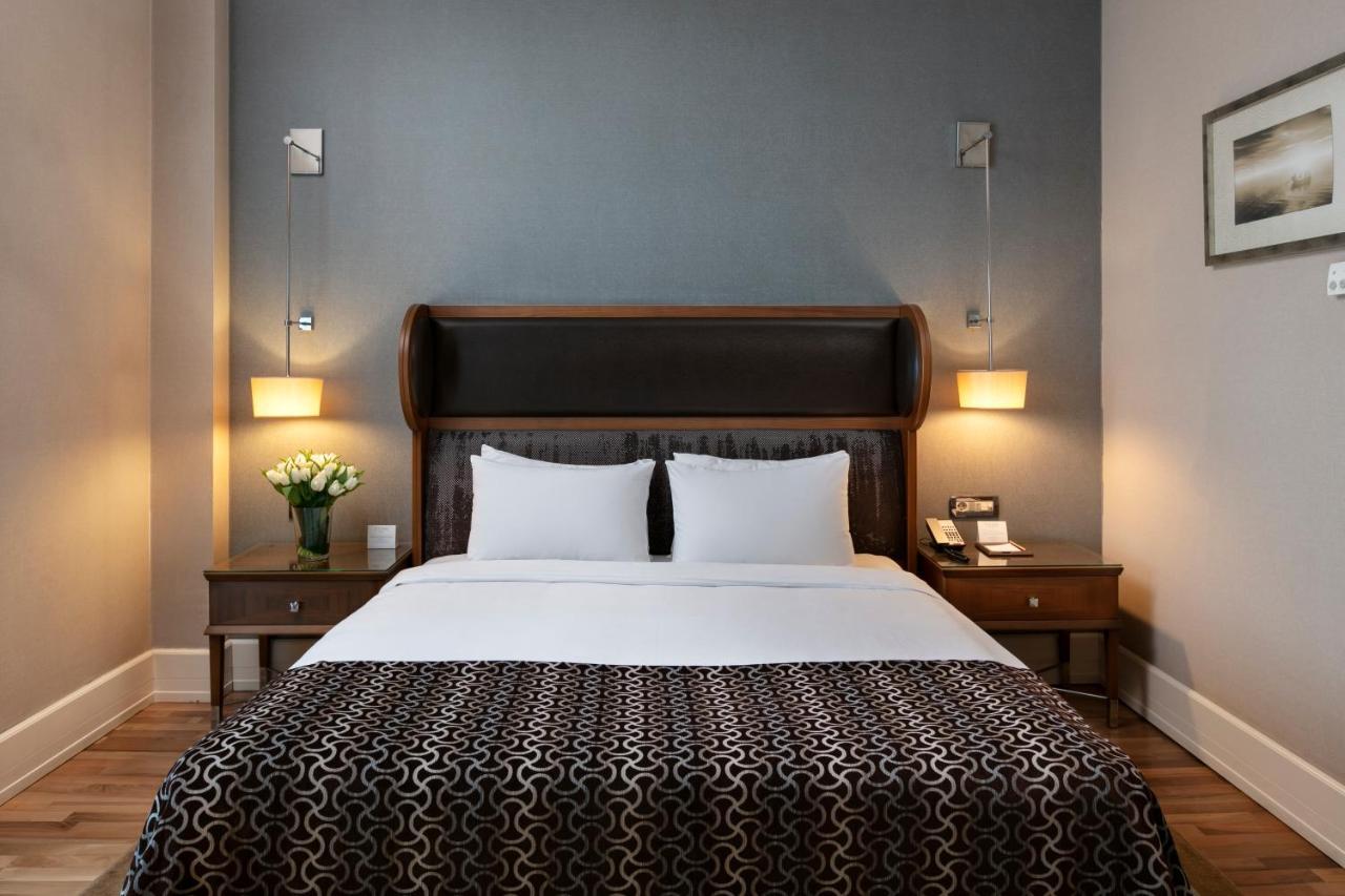 Titanic Business Kartal Hotel 5*