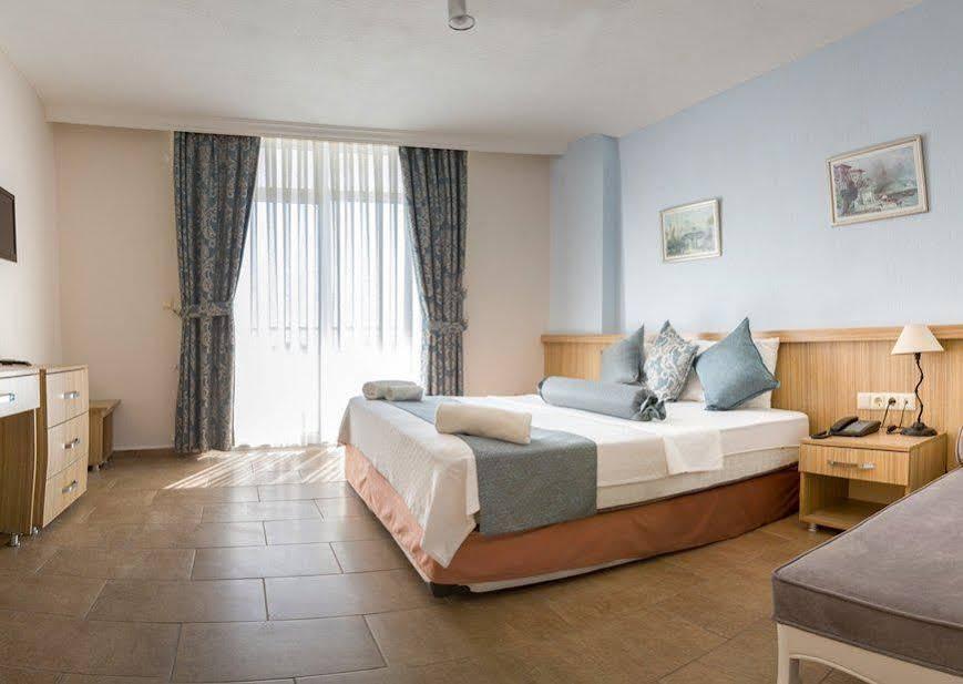 Ponz Hotel 3* Kusadasi