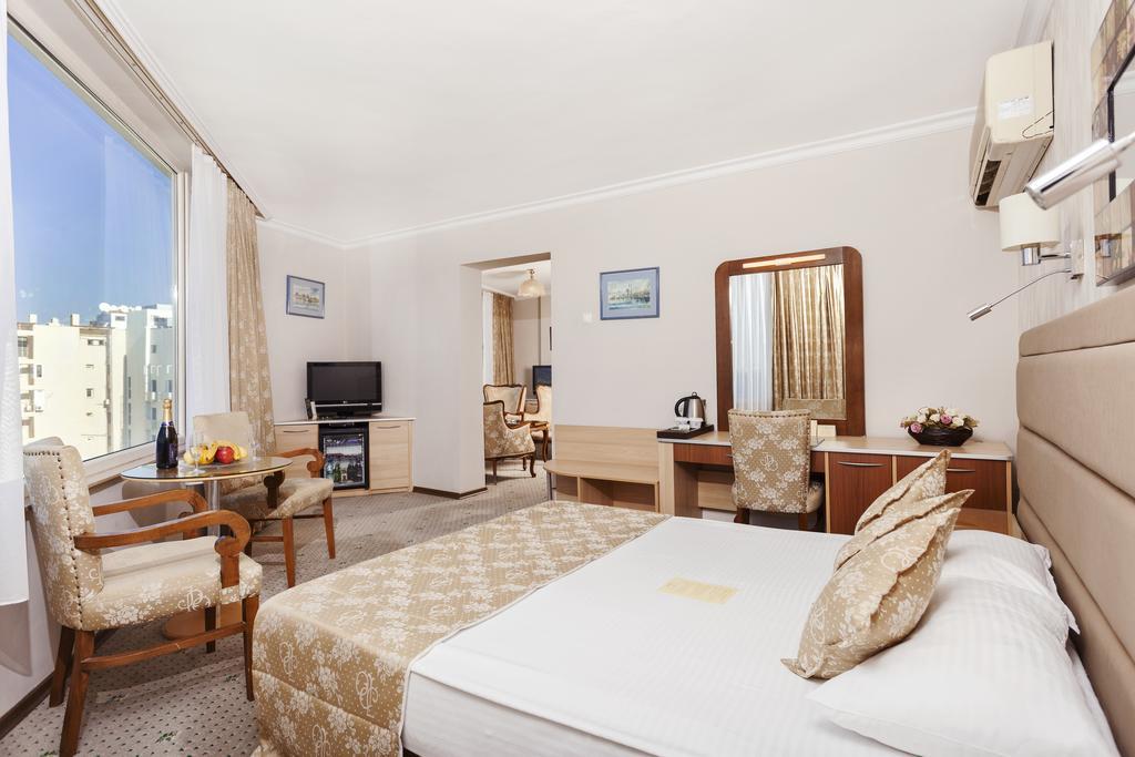 Palas Hotel 4*