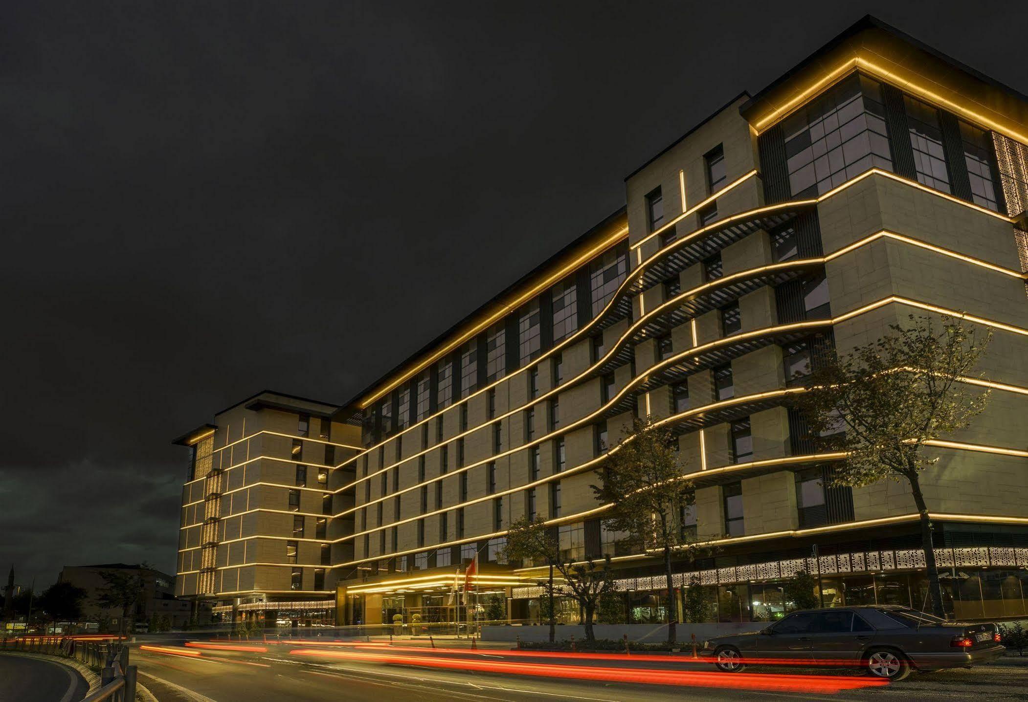 Sheraton Center 5*
