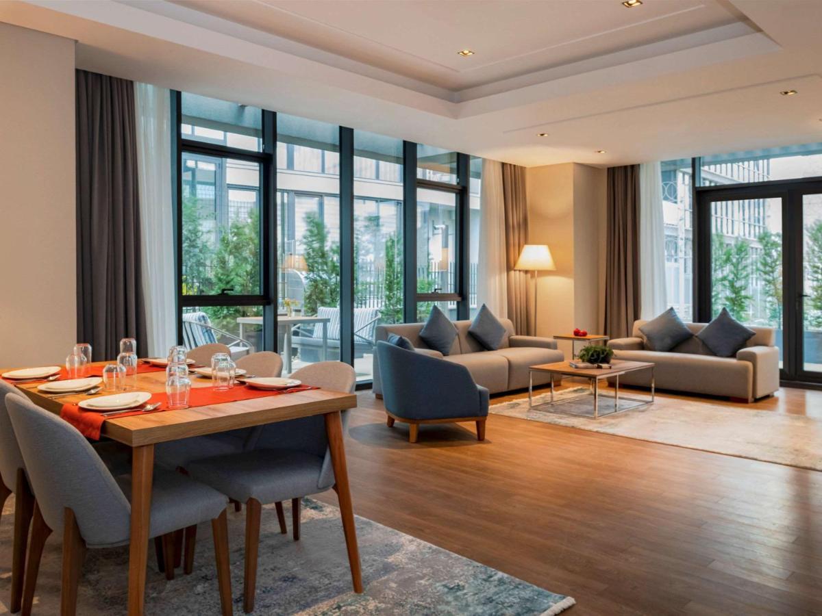 Hotel Movenpick Living West