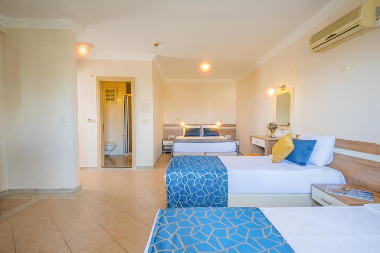 Catty Cats Garden Aparthotel 3*