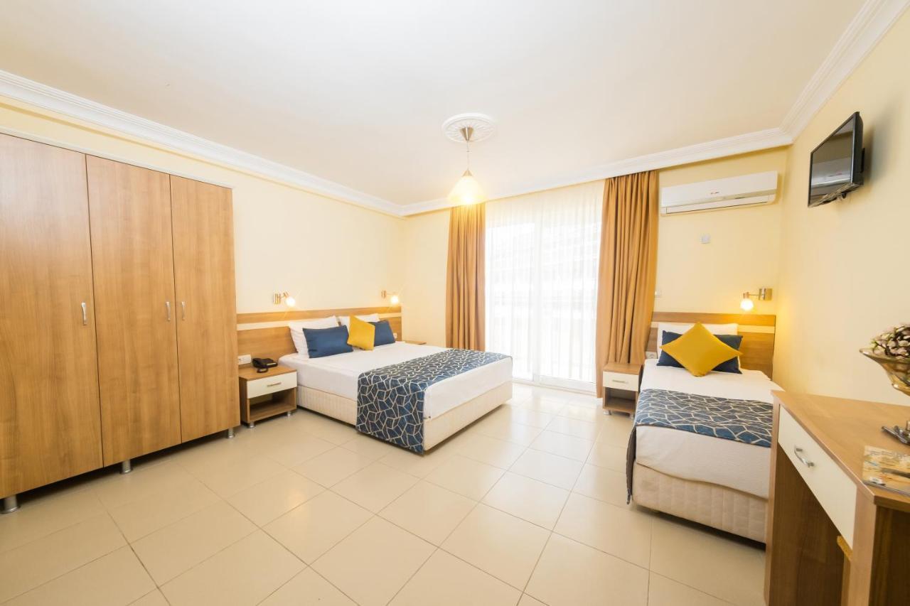 Catty Cats Garden Aparthotel 3*