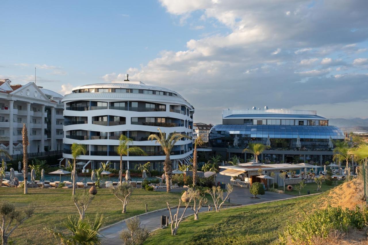 Liu Hotel Side