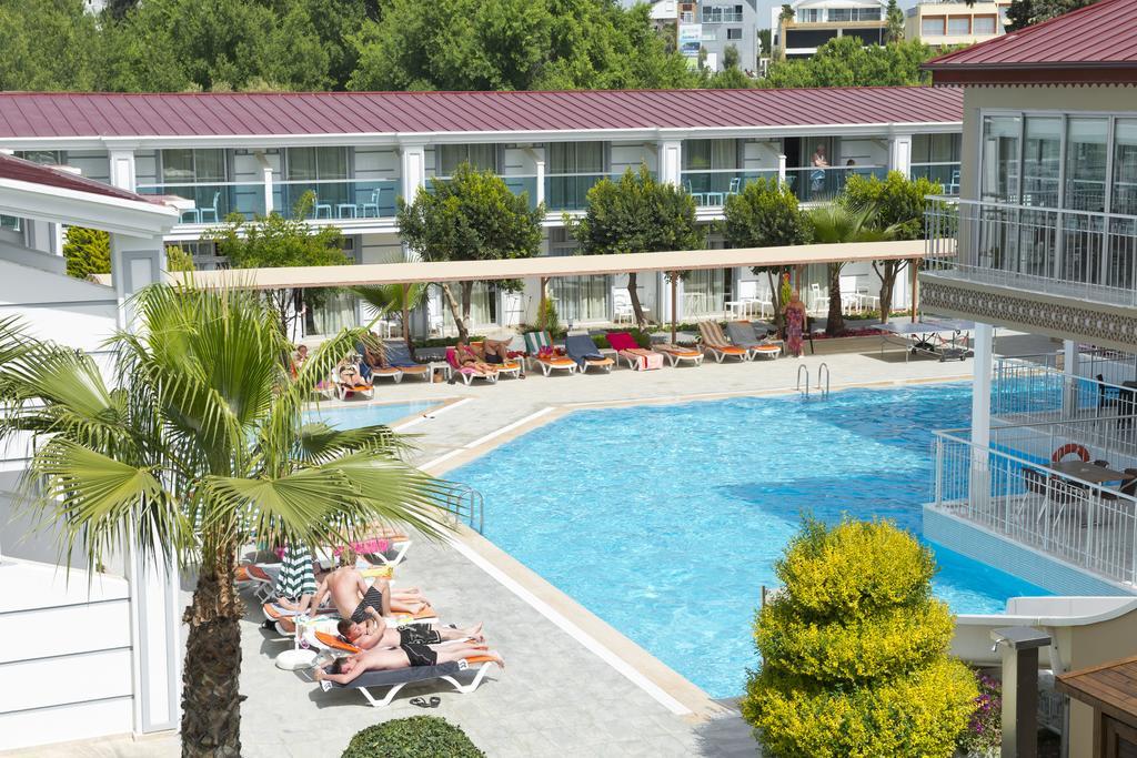 Sun Club Resort