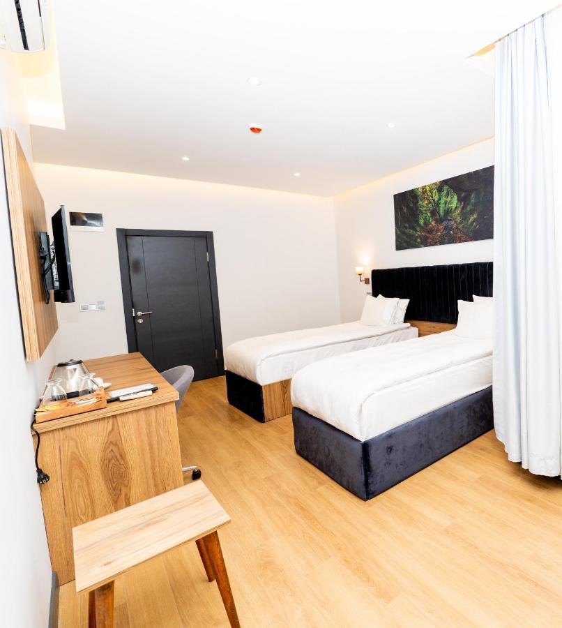 Business Life & Bakirkoey Hotel 3*