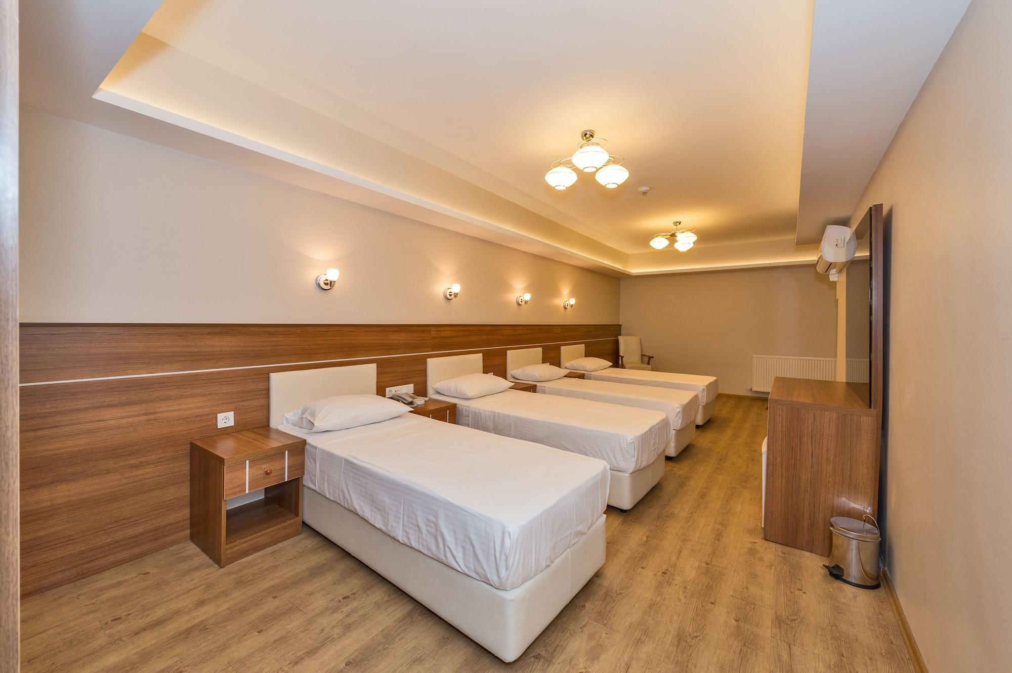 Selenay & 3* Istanbul