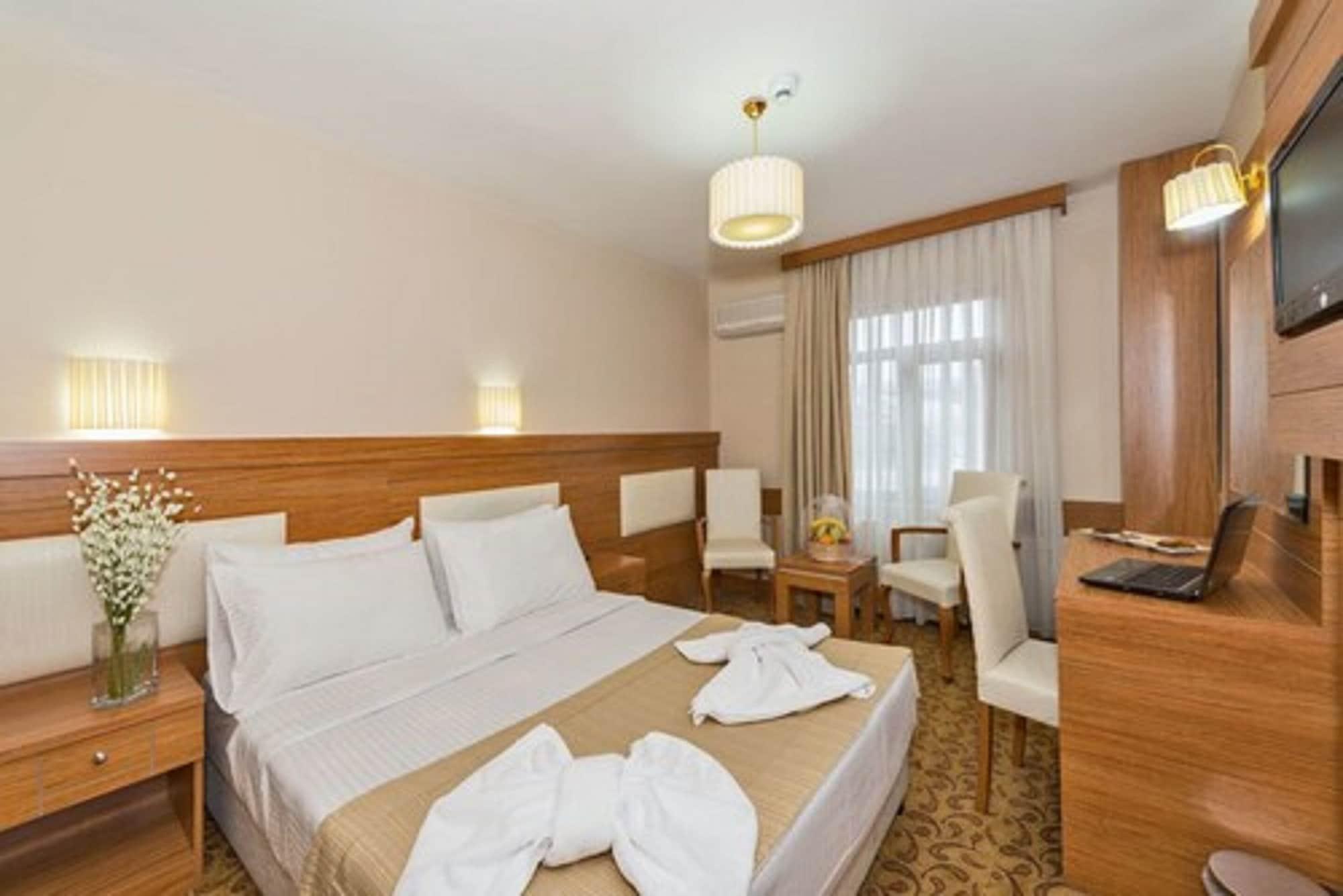Selenay & Hotel Istanbul