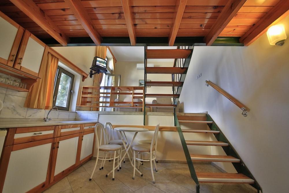 Aparthotel House 3*