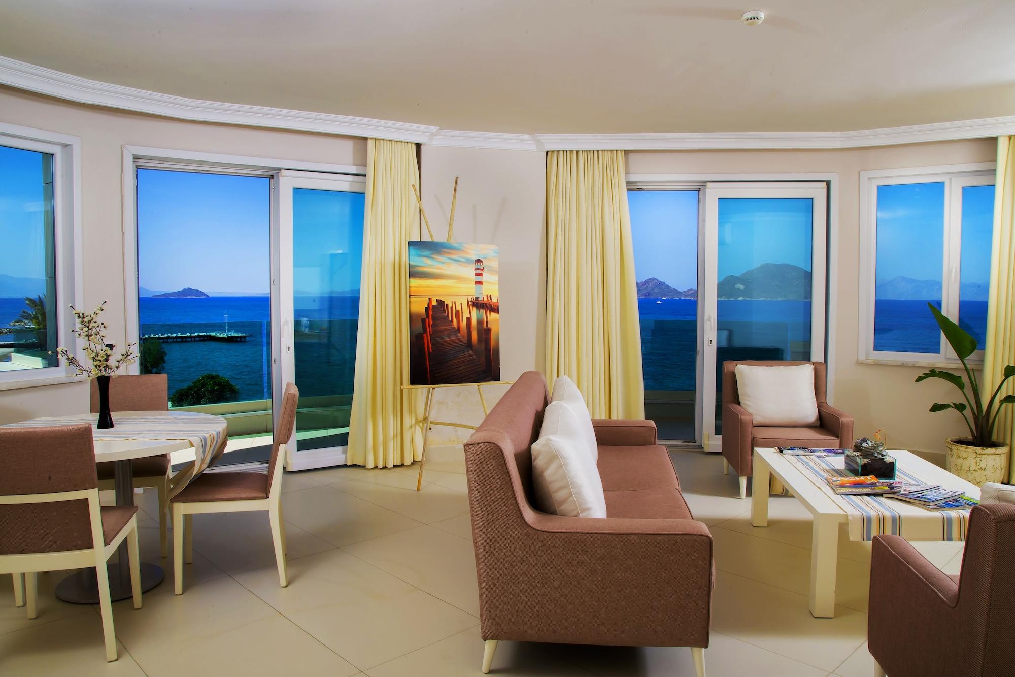 Resort Dragut Point South