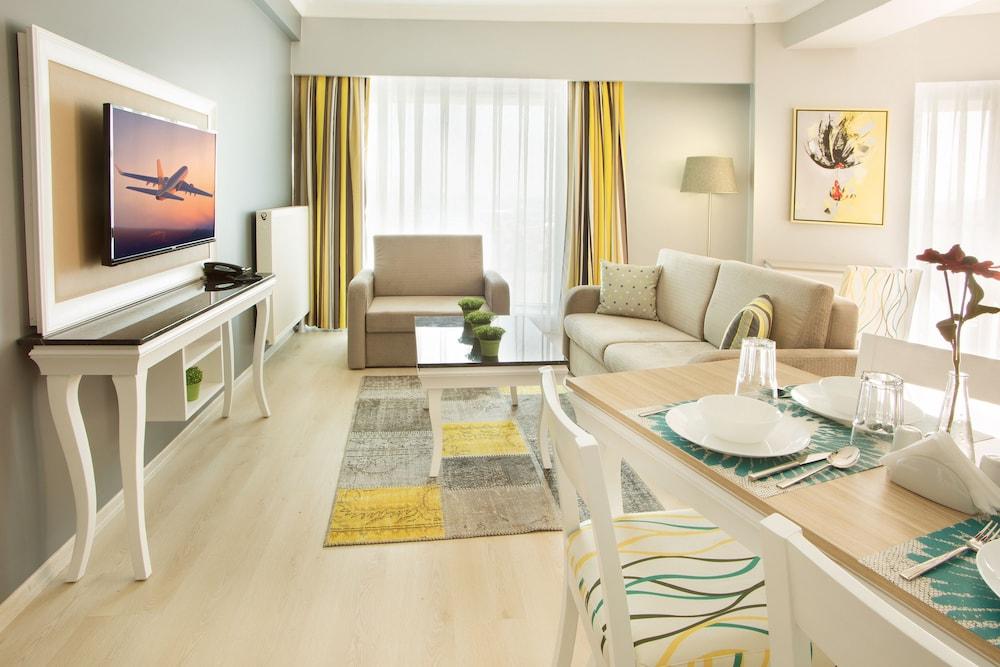 Serenity Airport Hotel 4*