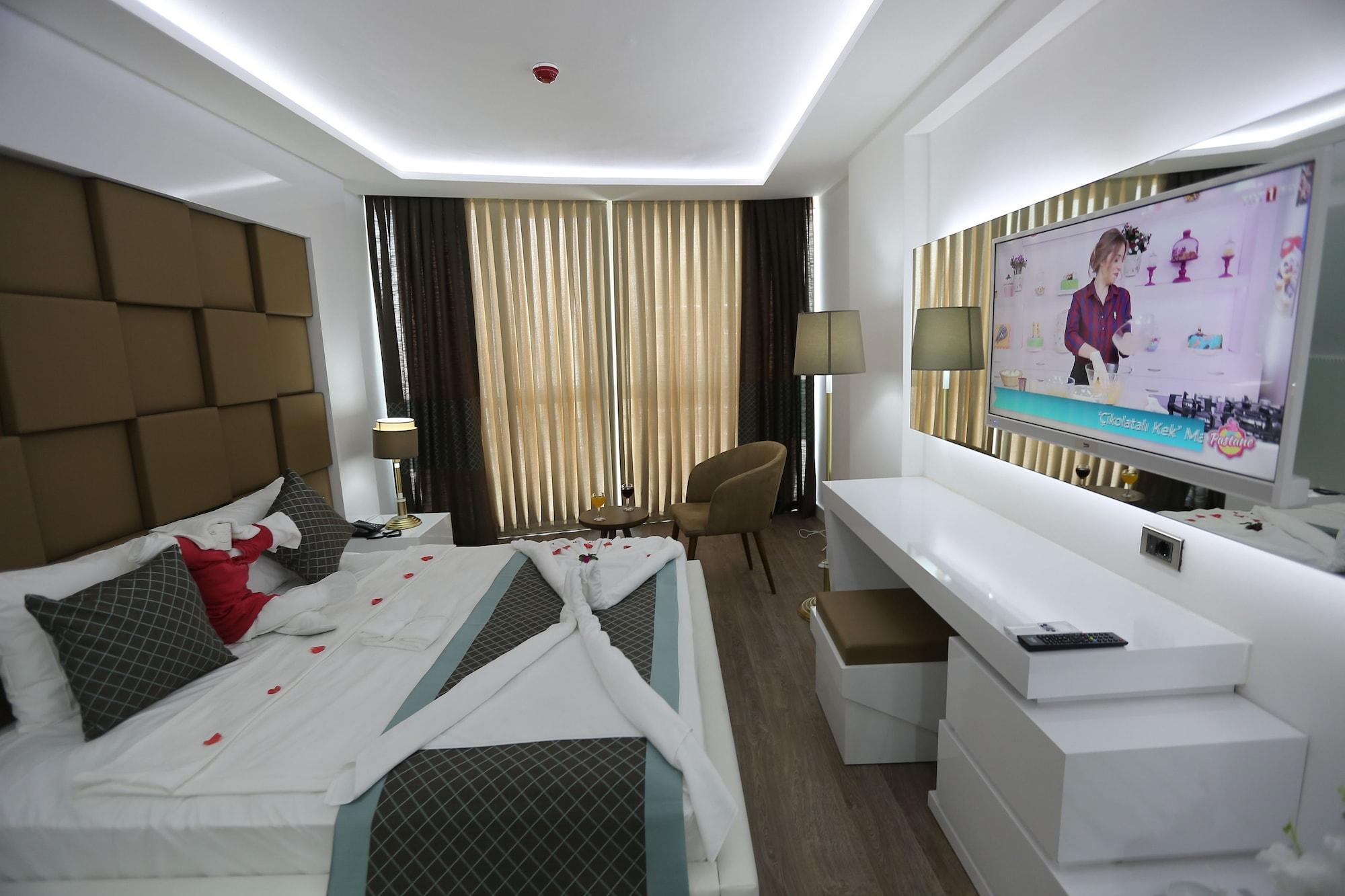 Elips Royal & Hotel