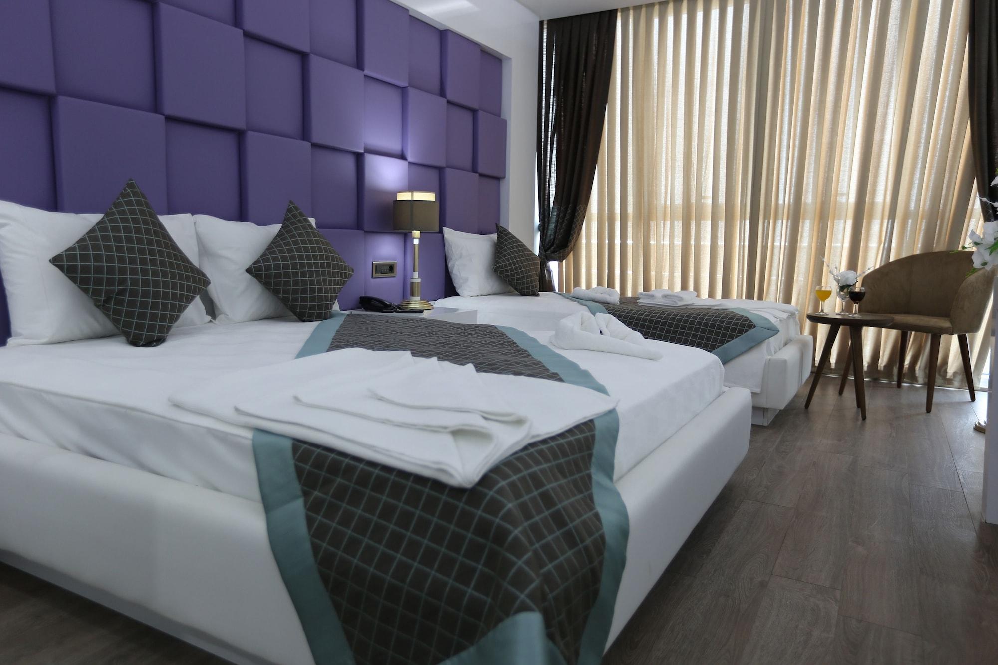 Hotel Elips Royal & 4*