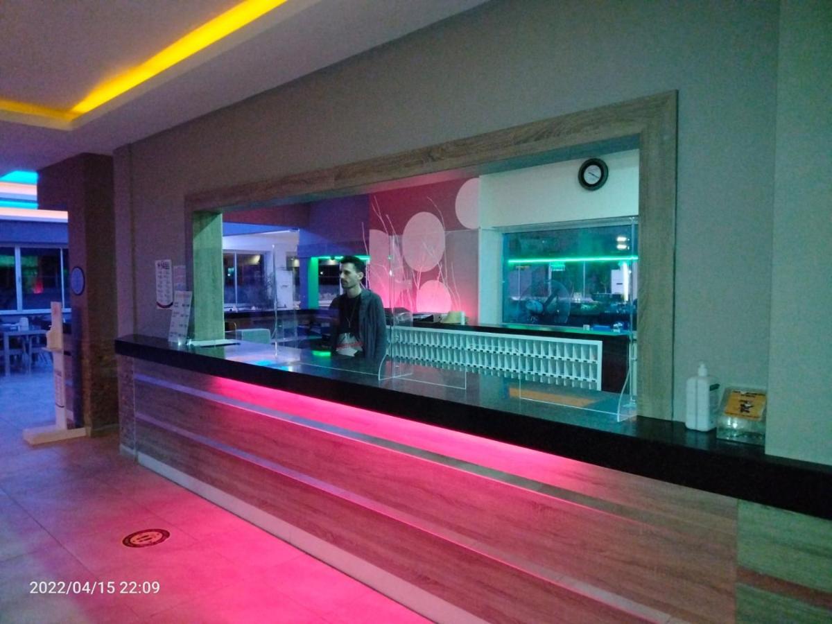 Catty Cats Garden Aparthotel 3*