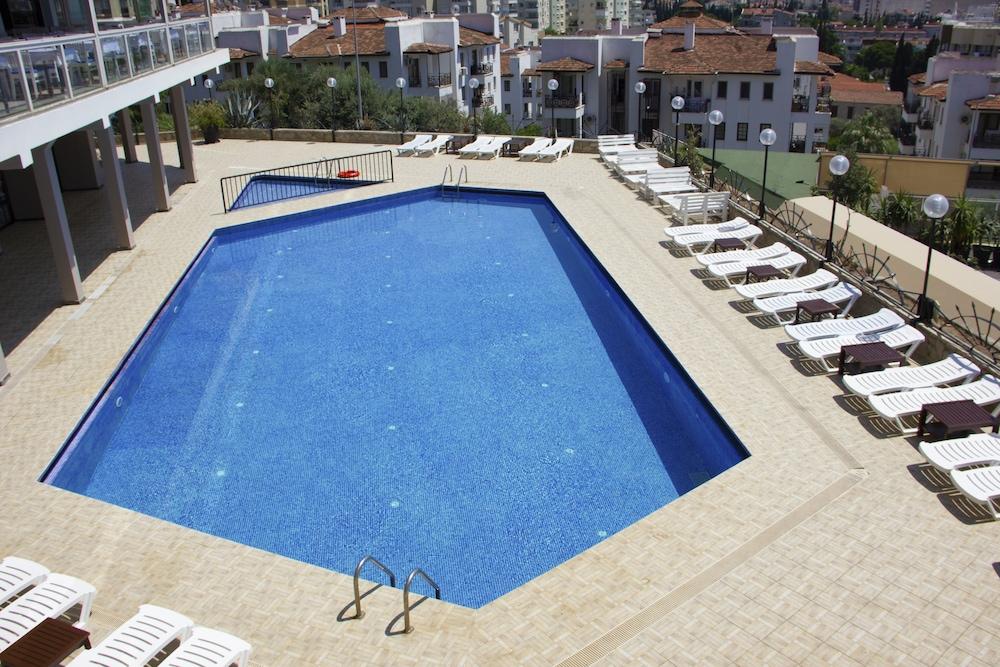 Hotel Suhan Seaport 4*
