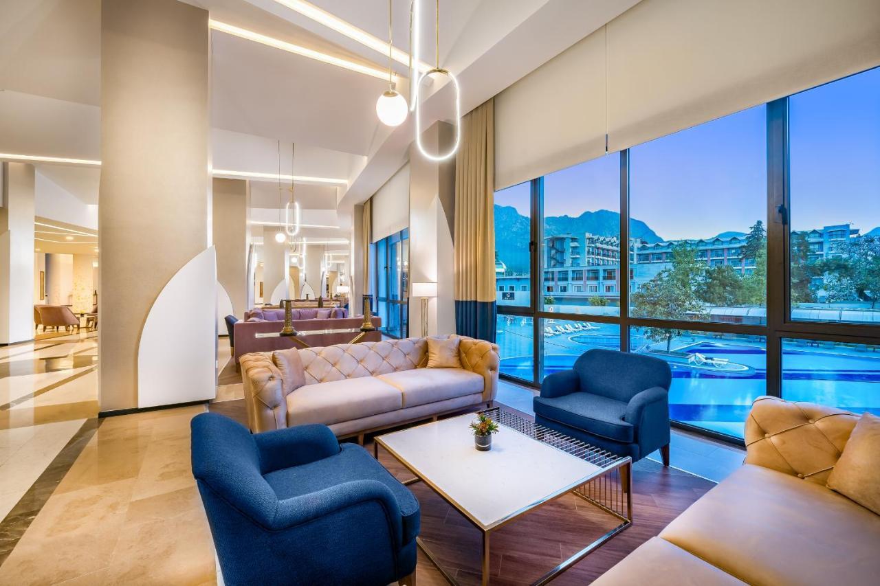 Seven Seas Gravel Select Resort