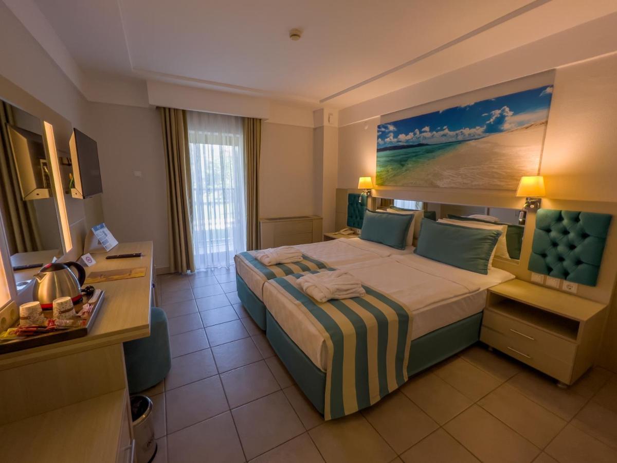 Aqi Hydros Club Hotel