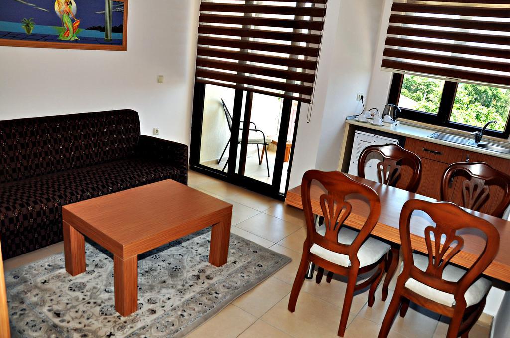 Ceren Family Suit 3* Side