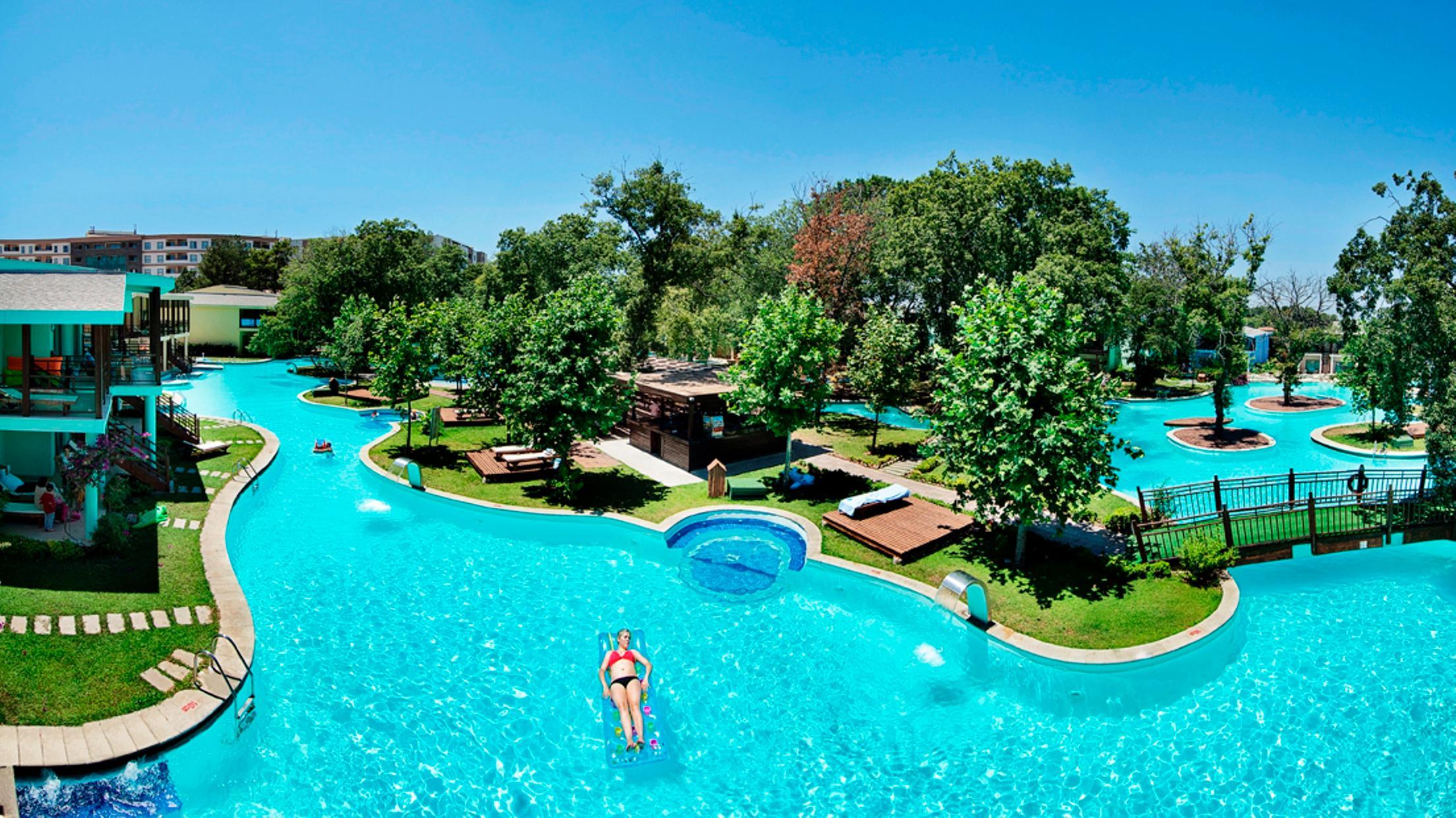 Sueno Resort Side