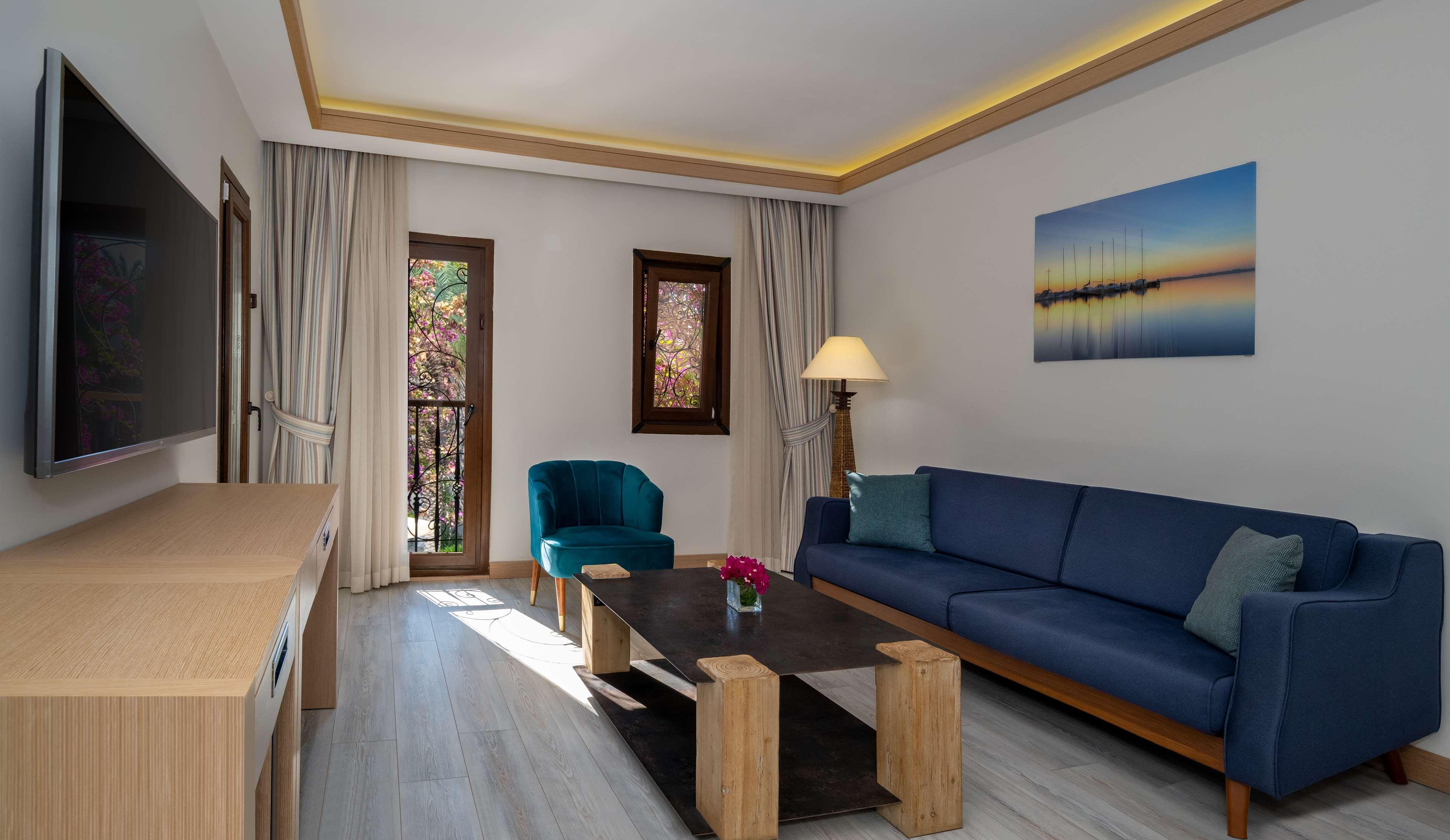 Doubletree By Hilton Marina Vista Hotel Bodrum