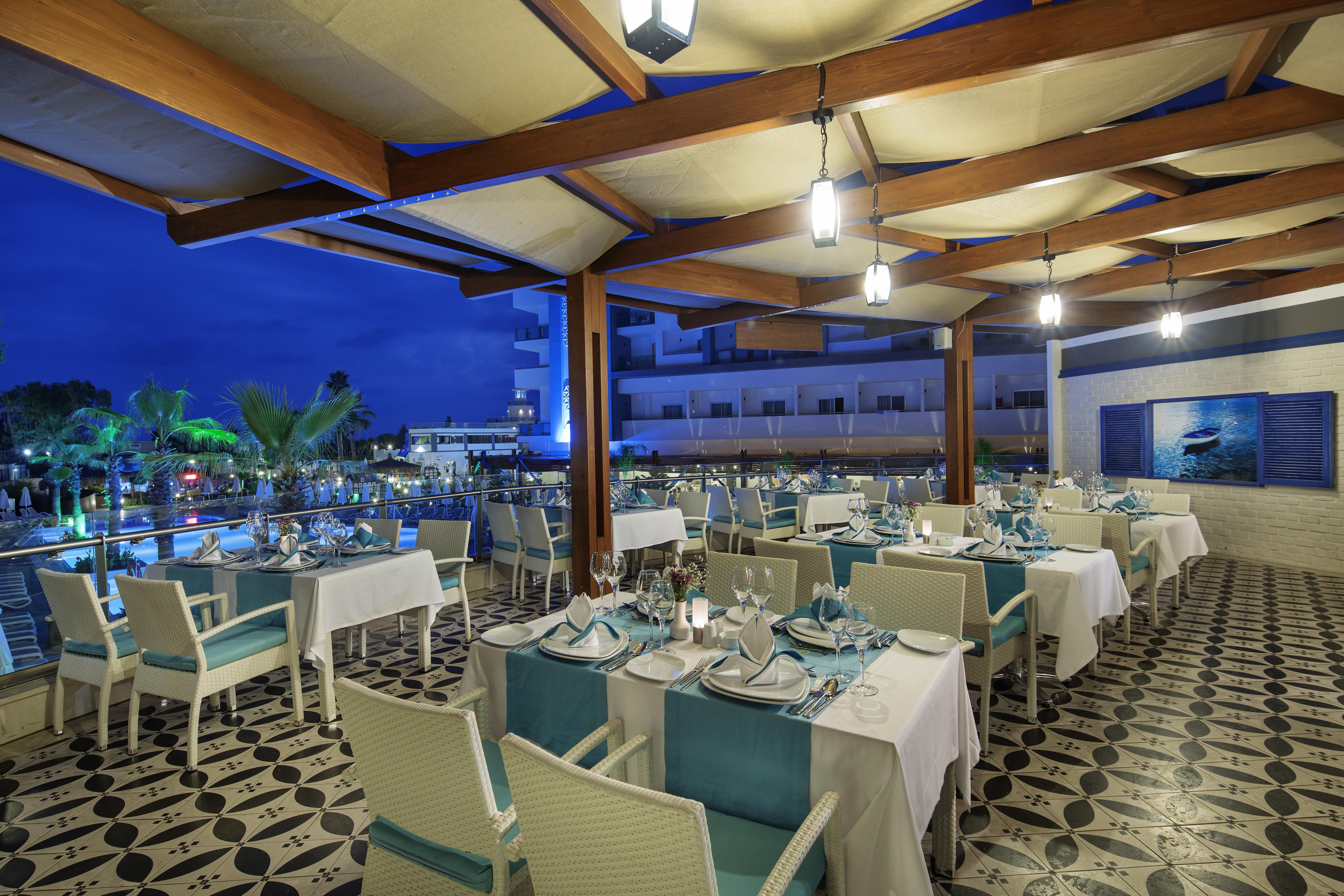 Resort Sea Shell & Side