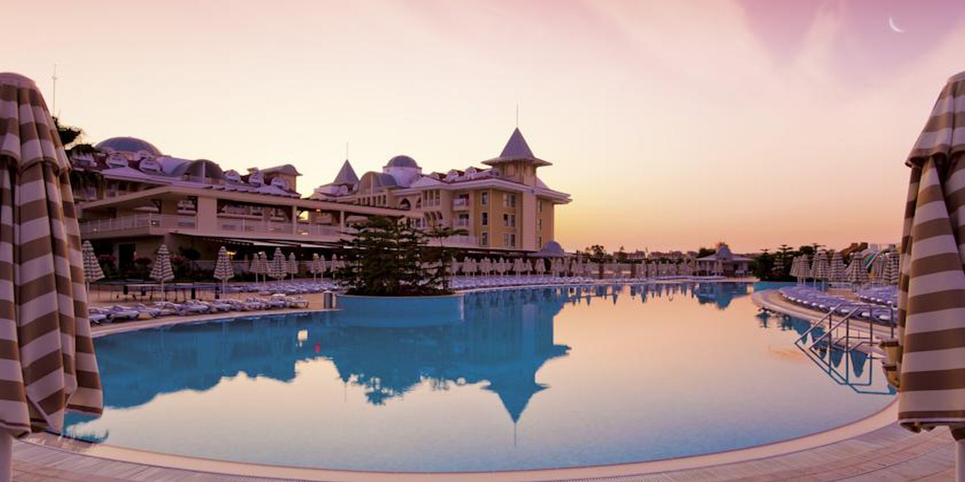 Resort Star Side