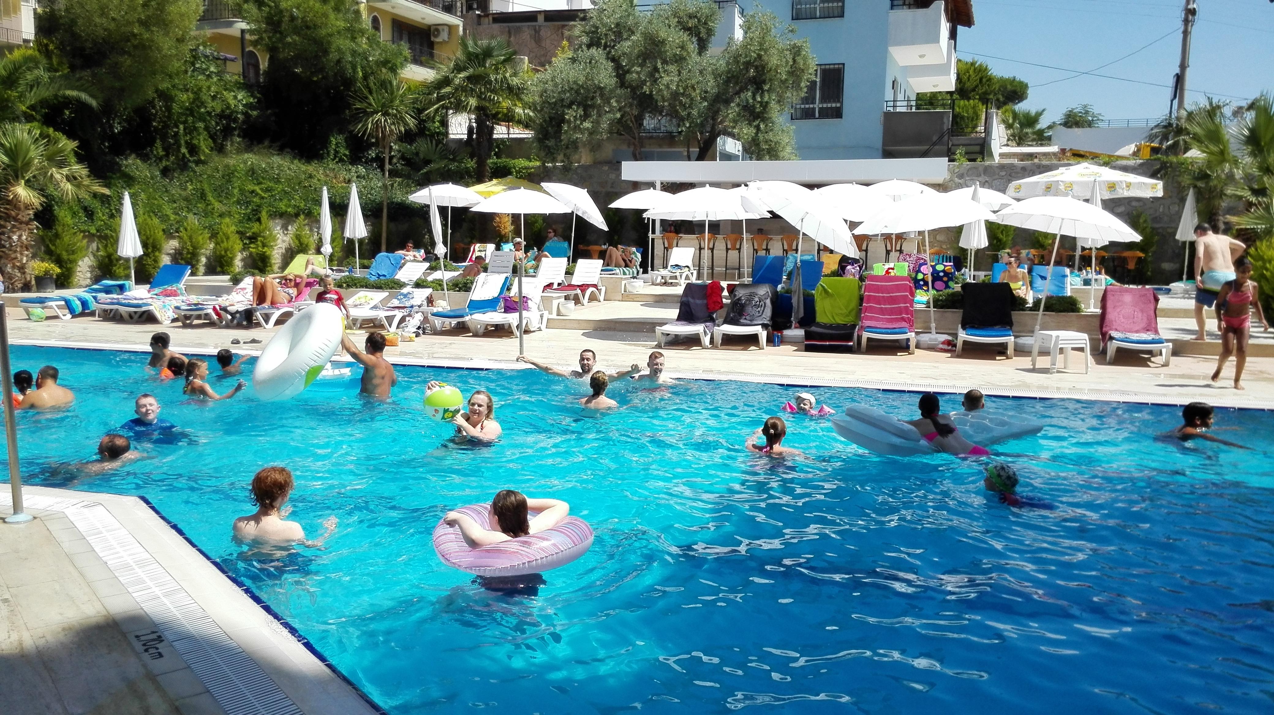 Happy Aparthotel