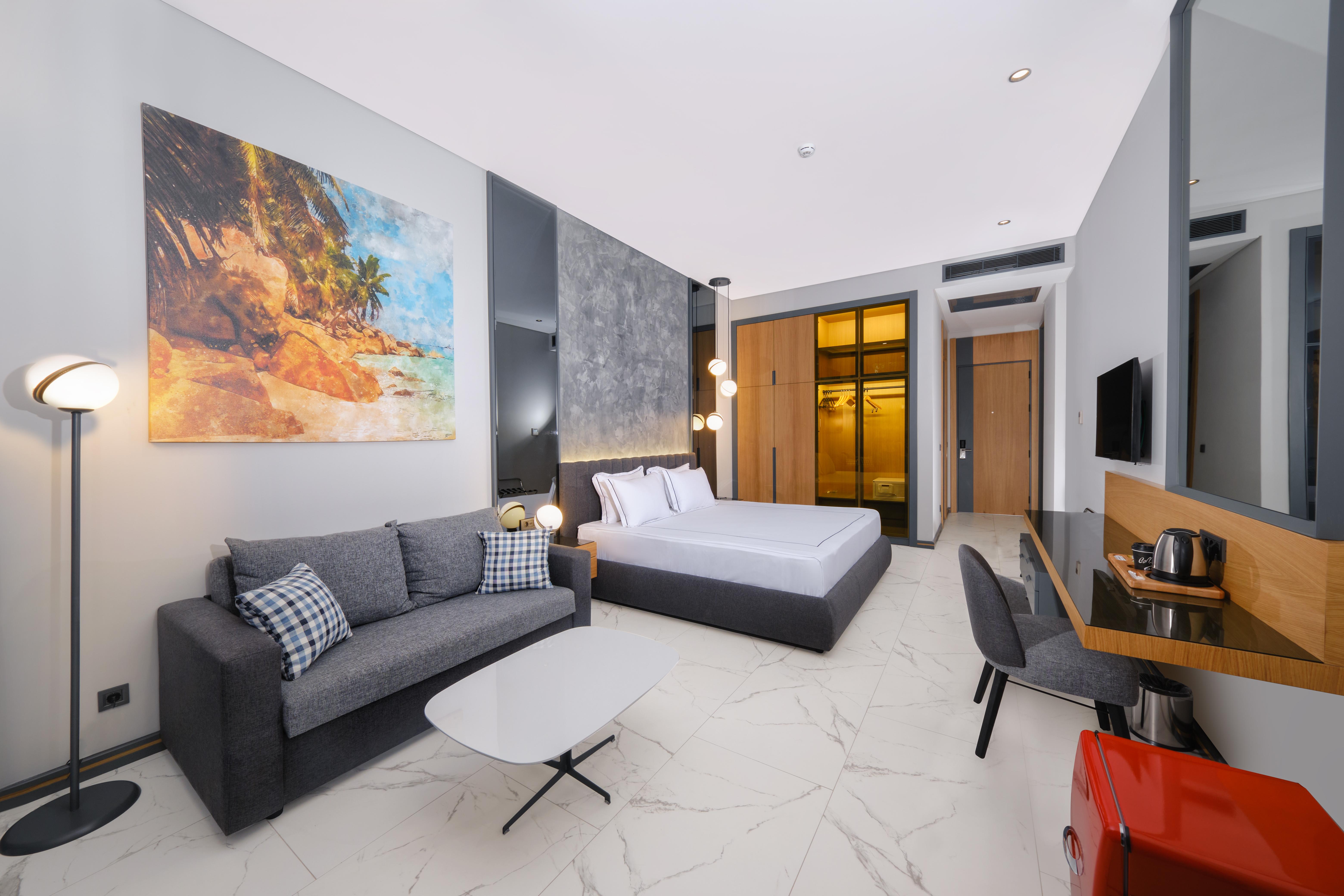 The Norm Collection Door'a Bodrum Torba
