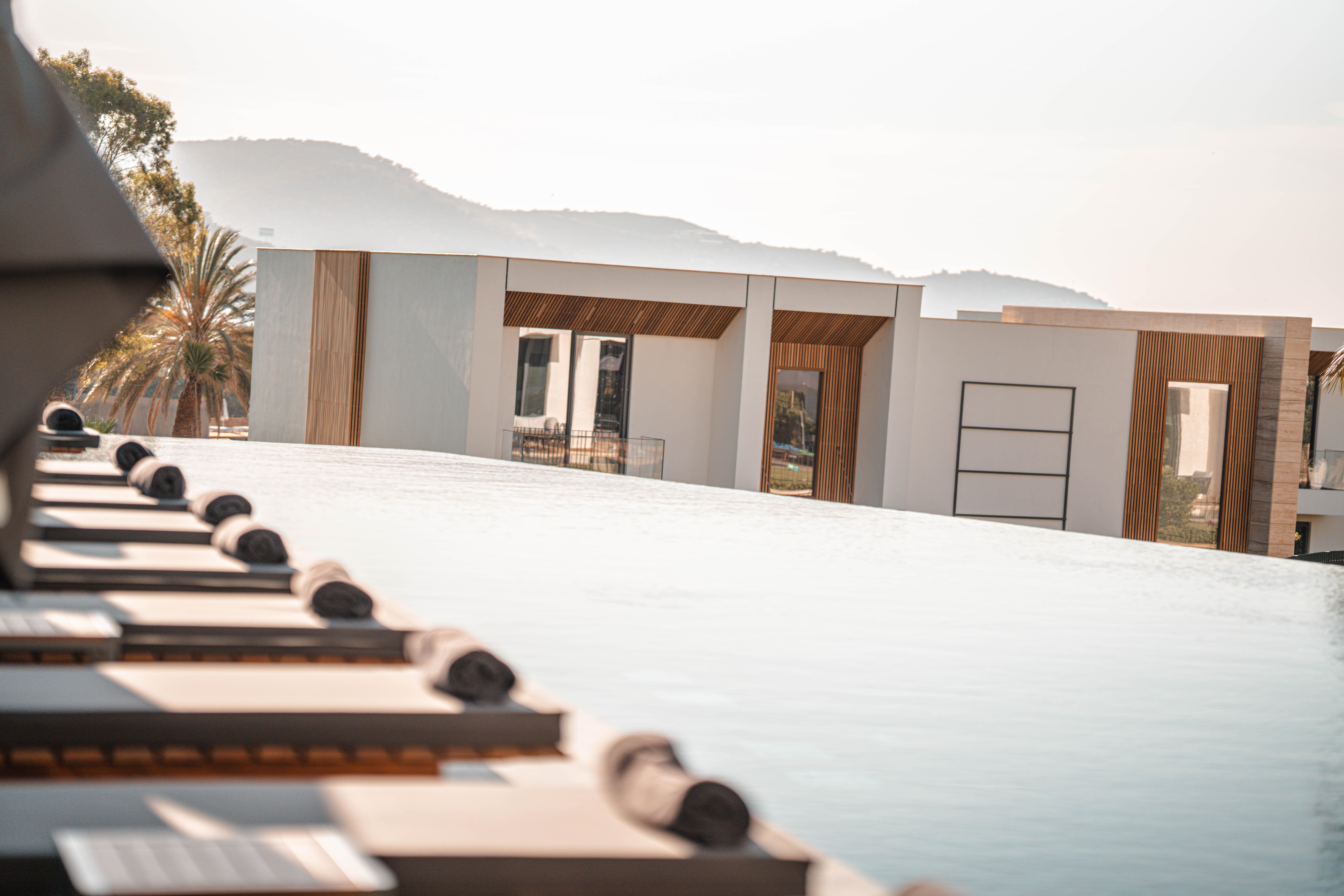 The Norm Collection Door'a Bodrum 5* Torba
