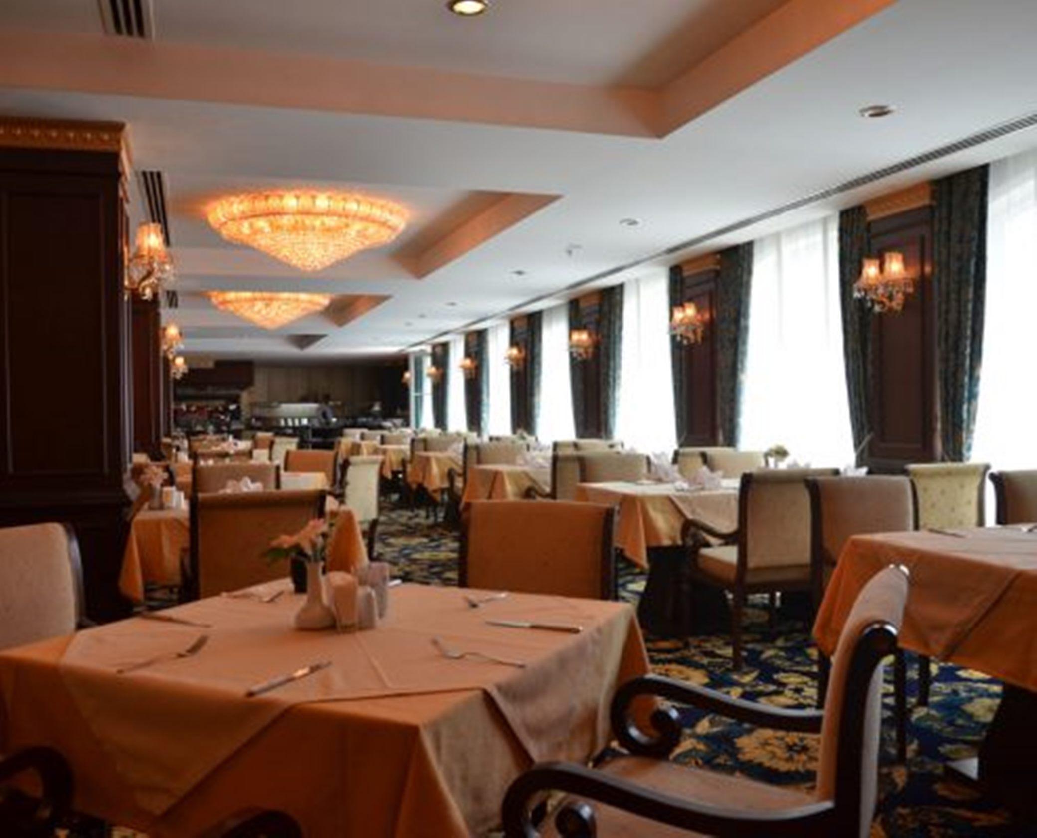 Latanya Palm & Airport Hotel 4*
